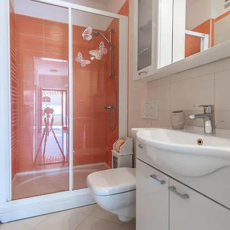 Marinko, No 2 公寓