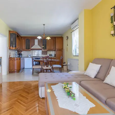 公寓 Marinko, No 2 扎达尔